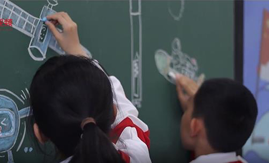  һ���������˵Ĺ�ͬ���ǡ�Ը                ����һ��(g��)��(m��ng)�룬�L(zh��ng)���Ժ�����ɞ顮̽�U(xi��n)�(du��)����һ�T����·;�У��͡��|���tһ̖(h��o)���ٴ�һ�к����P(gu��n)�ڡ����족���}�����ģ��˴��Ќ�(sh��)�(y��n)С�W(xu��)�W(xu��)���������f(shu��)������ǌW(xu��)У�W(xu��)������һ�t�f(shu��)���ҵĉ�(m��ng)�룬�L(zh��ng)���Ժ�Ҫ��ְ�һ�ӣ��ɞ�һ������ƌW(xu��)�ҡ�